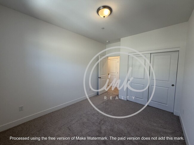Building Photo - Beautiful Newly Built Townhome In Jenuane Community