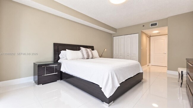 Building Photo - 9455 Collins Ave