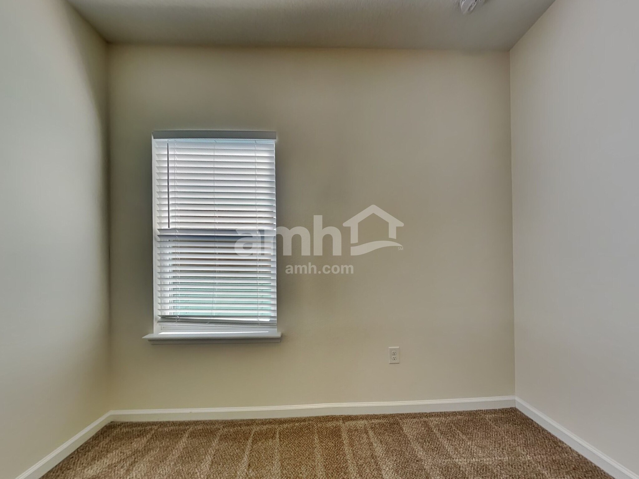 Building Photo - 16176 Magnolia Grove Way