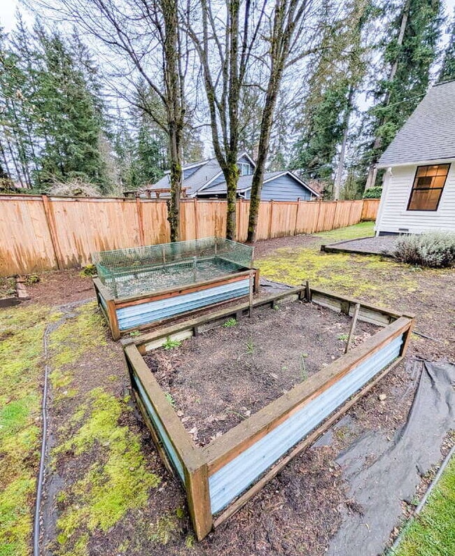 Building Photo - 115 E Jonathan Rd