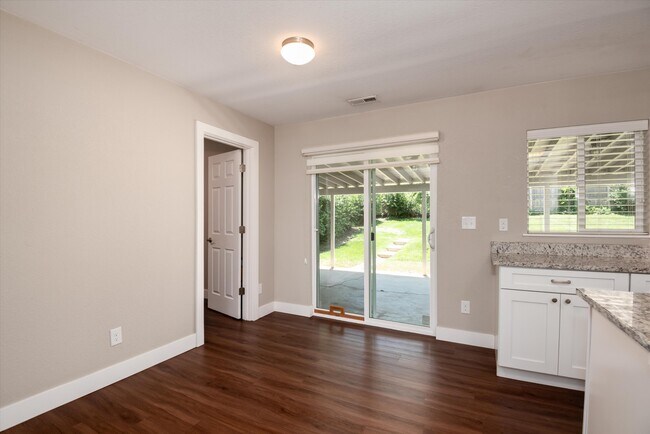 Building Photo - 5290 Highline Pl