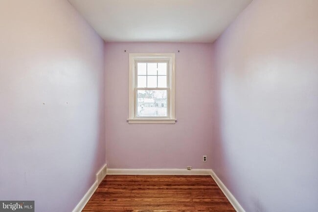 Building Photo - 3434 Ainslie St