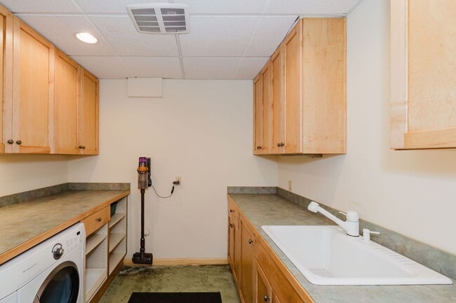 Building Photo - 15000 Sivertson Rd NE