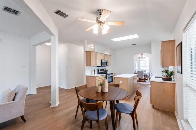 Building Photo - 3030 Bent Tree Loop