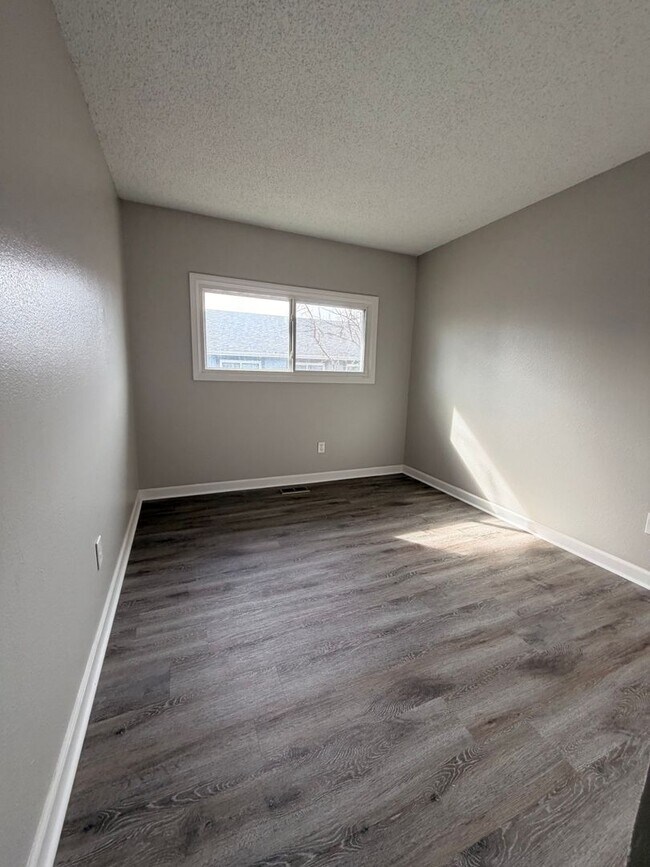 Building Photo - 223 N Race St