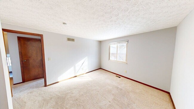 Building Photo - 3919 Quail Hollow Dr