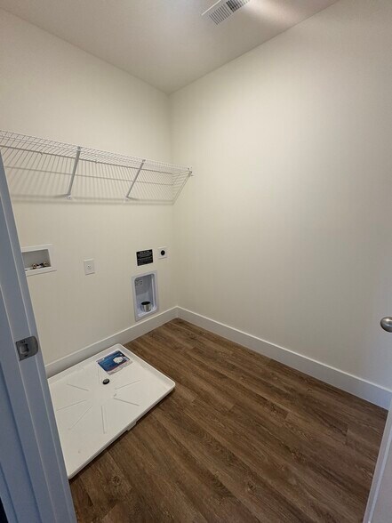 Building Photo - 384 Alta Tree Blvd