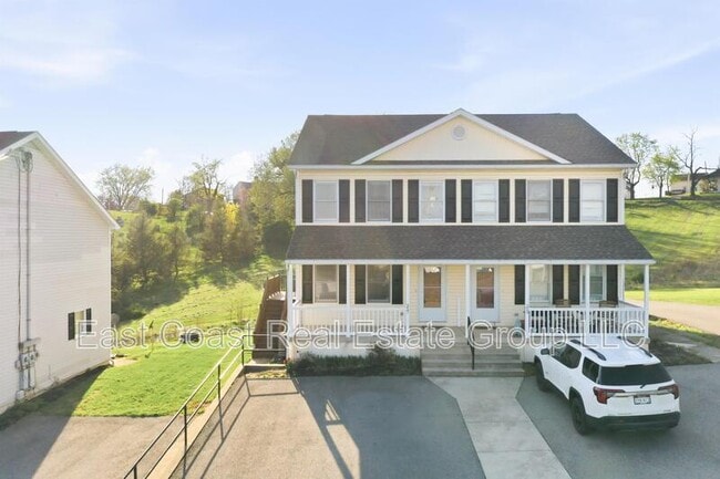 Building Photo - 257 School House Dr