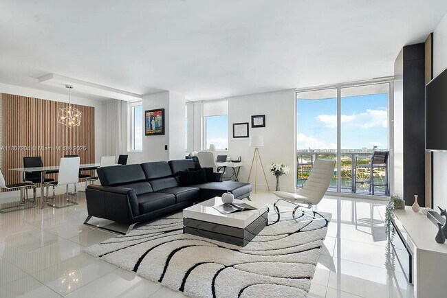 Primary Photo - 244 Biscayne Blvd