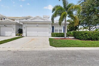 Building Photo - "Charming 2 Bed plus Den, 2-Bath Townhouse with 1500 Sq Ft of Comfort in Greenacres!"