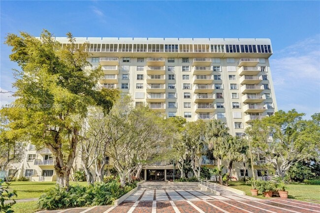 Building Photo - 11111 Biscayne Blvd