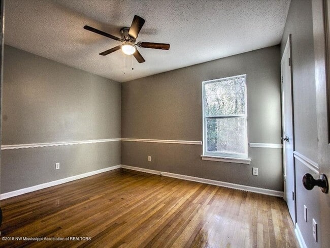 Building Photo - Great home in a cove, Southaven Schools!
