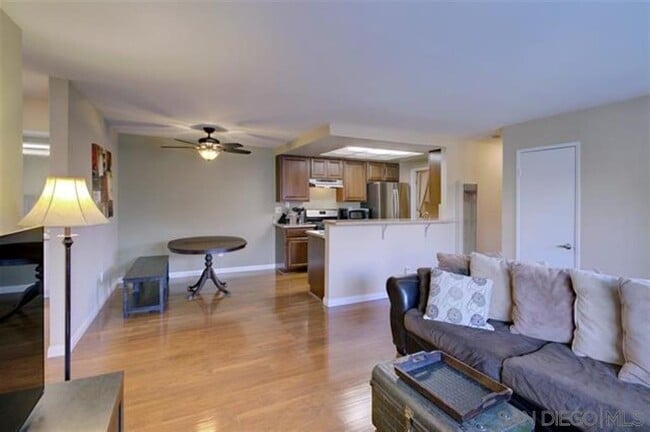 Building Photo - 552 Canyon Dr