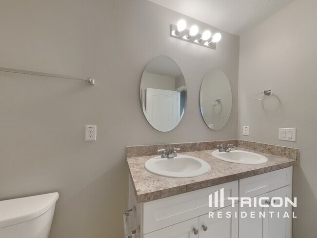 Building Photo - 2206 Rockmart Loop