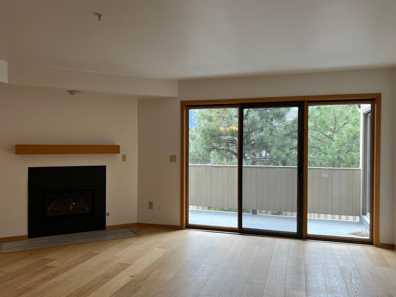 Building Photo - 2938 Kalmia Ave