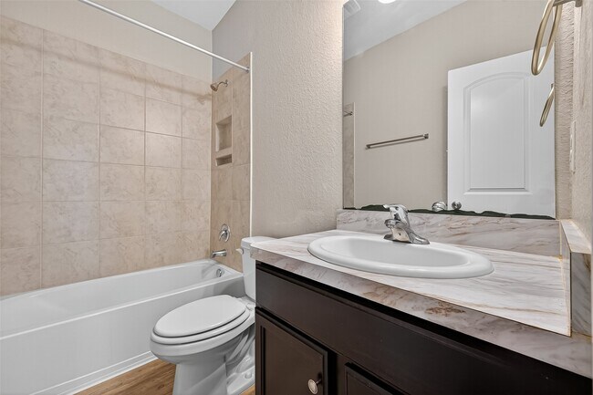Building Photo - 6023 Briarstone Bay Dr