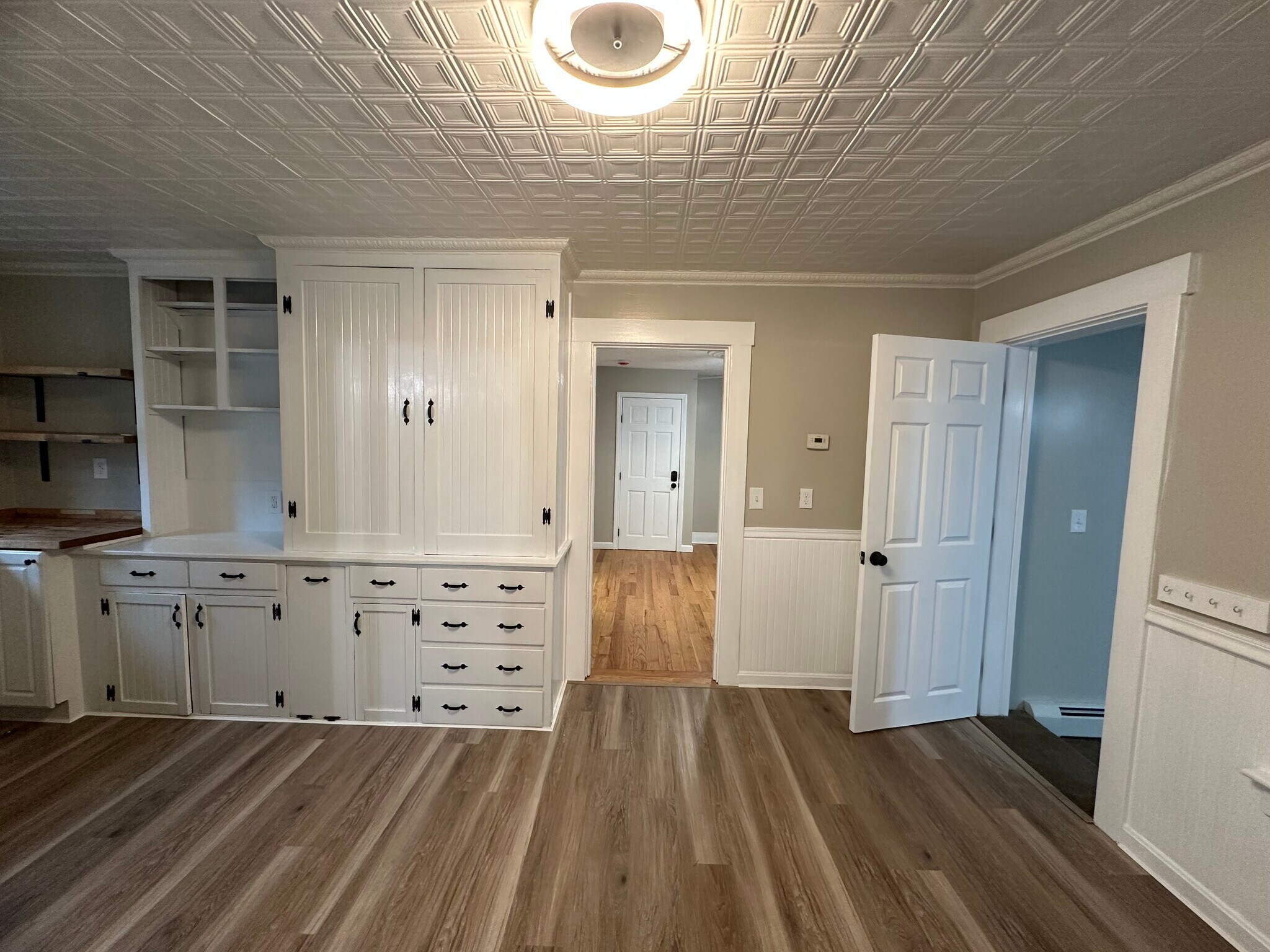 Building Photo - 17 Central St