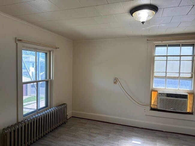 Building Photo - 469 North St