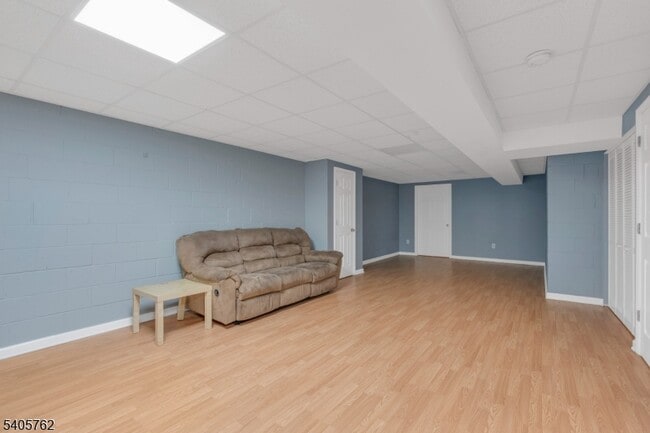 Building Photo - 107 Gladstone Dr