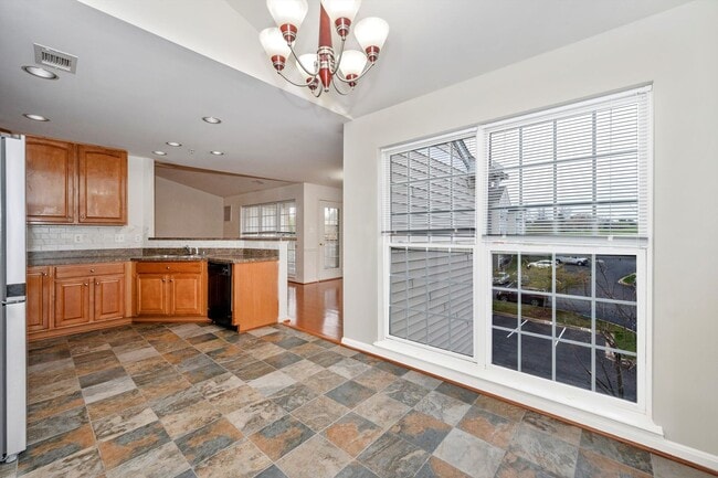 Building Photo - Elevator Condo in Frederick Pent House Level