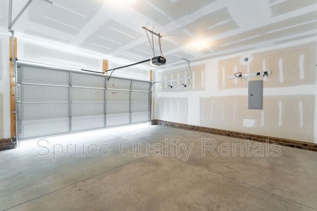 Building Photo - 102 Marquise Ct