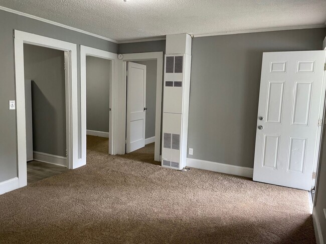 Building Photo - 383