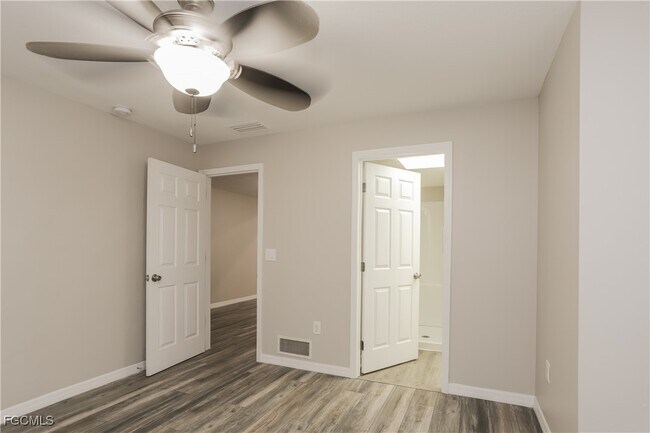 Building Photo - 1054 Mohegan Rd