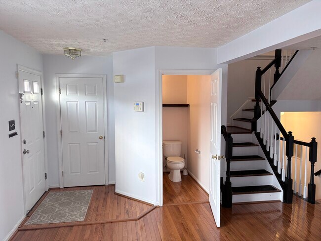 Building Photo - 577 MacIntosh Cir