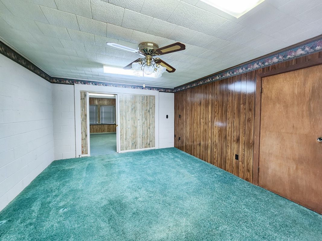 Building Photo - 1402 Loberg Ln