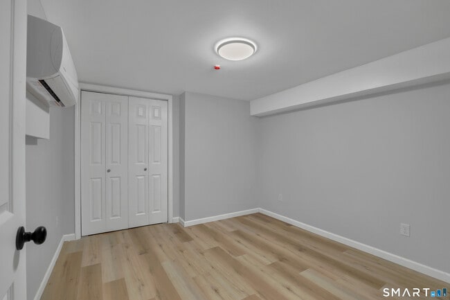 Building Photo - 194 Hartford Rd