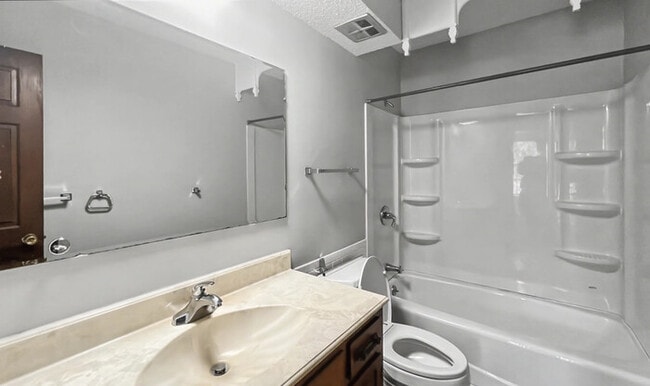 Building Photo - 2356 S Crysler Ave