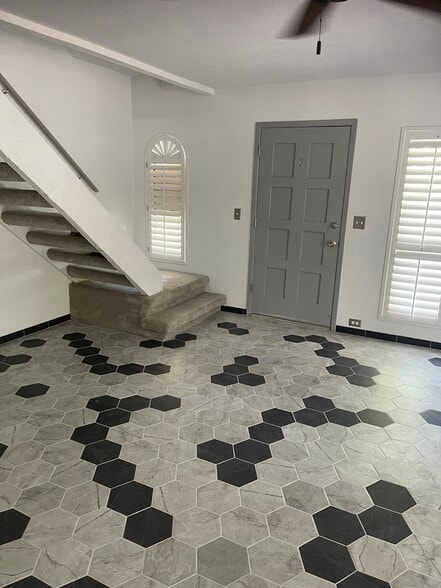 Building Photo - 8445 S 48th St