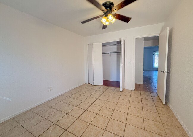 Building Photo - MWC HOME FOR RENT!