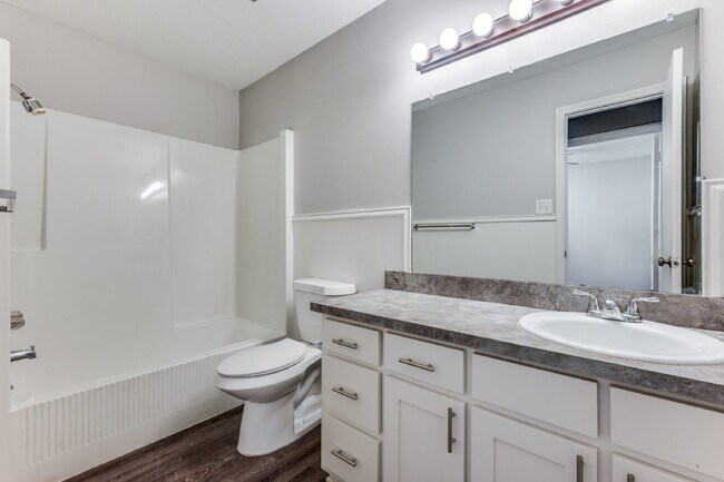 Building Photo - Prime Denton Living: 3-Bed Home Near UNT & Denton High