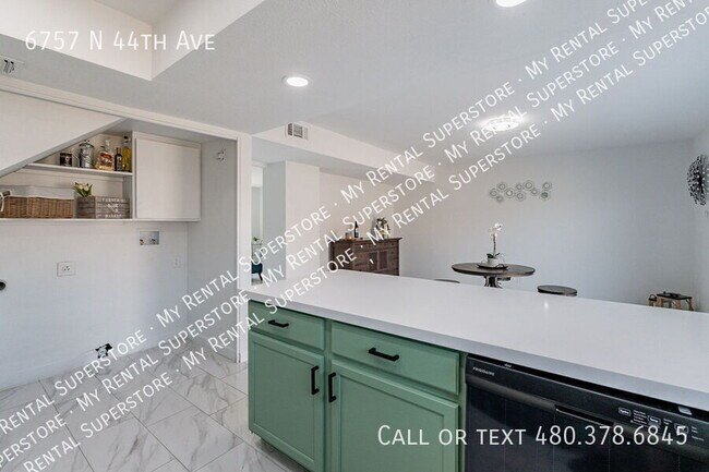 Building Photo - 6757 N 44th Ave