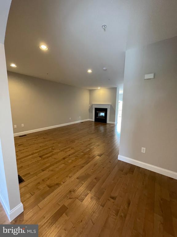 Building Photo - 601 Fawn Cir