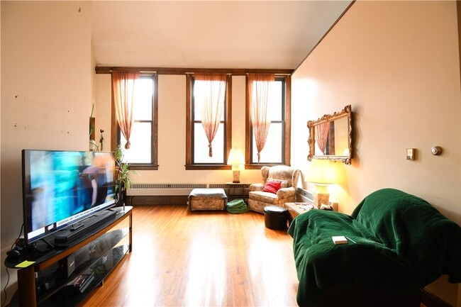 Building Photo - 94 Averill Ave