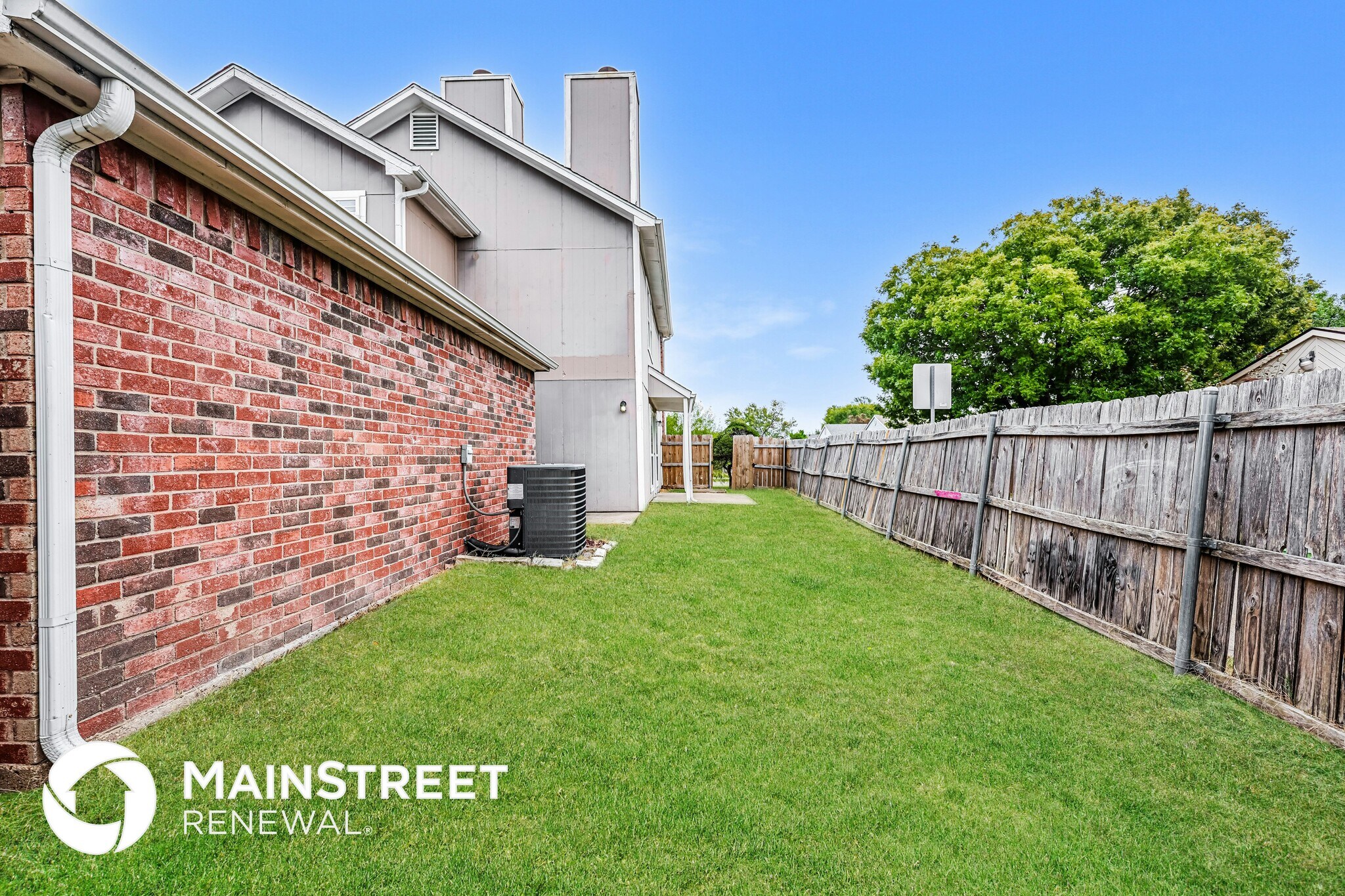 Building Photo - 1401 Del Rio Dr