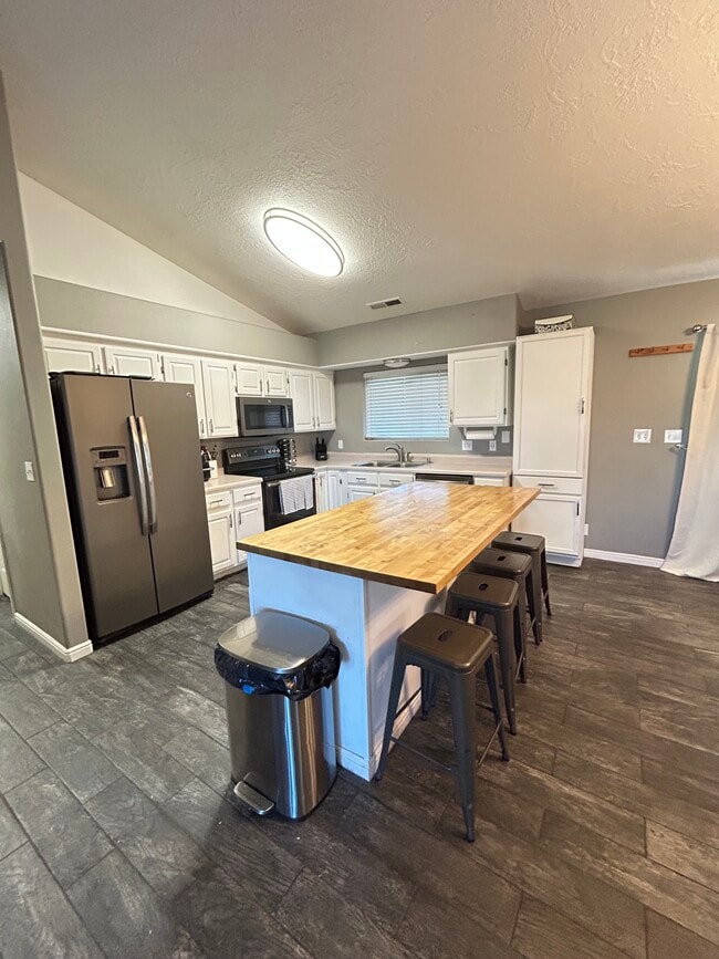 Building Photo - 7960 N Jade Dr