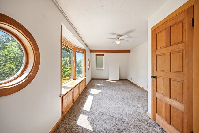 Building Photo - $2,895.95, with $200 Off Cleaning Voucher, 3 Beds - 2 Bath, Single Family Home in Denver with Was...