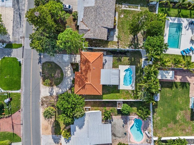 Building Photo - 3555 Belle Vista Dr E
