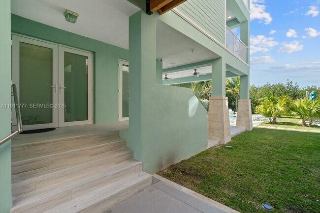 Building Photo - 112 Ave D