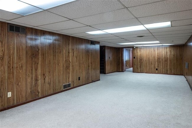 Building Photo - 1205 Spring Valley Ln NE