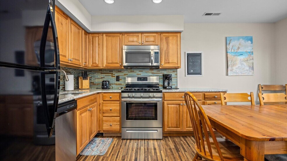 Building Photo - 814 Brighton Pl