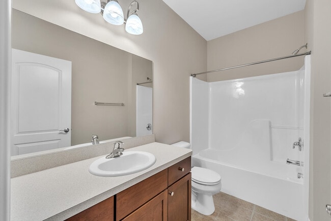 Building Photo - 2950 Hunley Dr