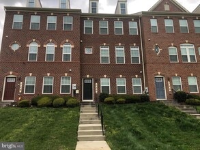 Building Photo - 707 Addison Rd S