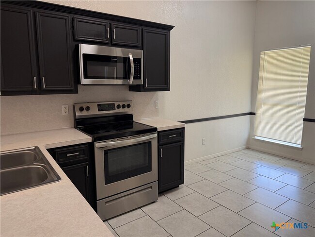 Building Photo - 3404 Granite Dr