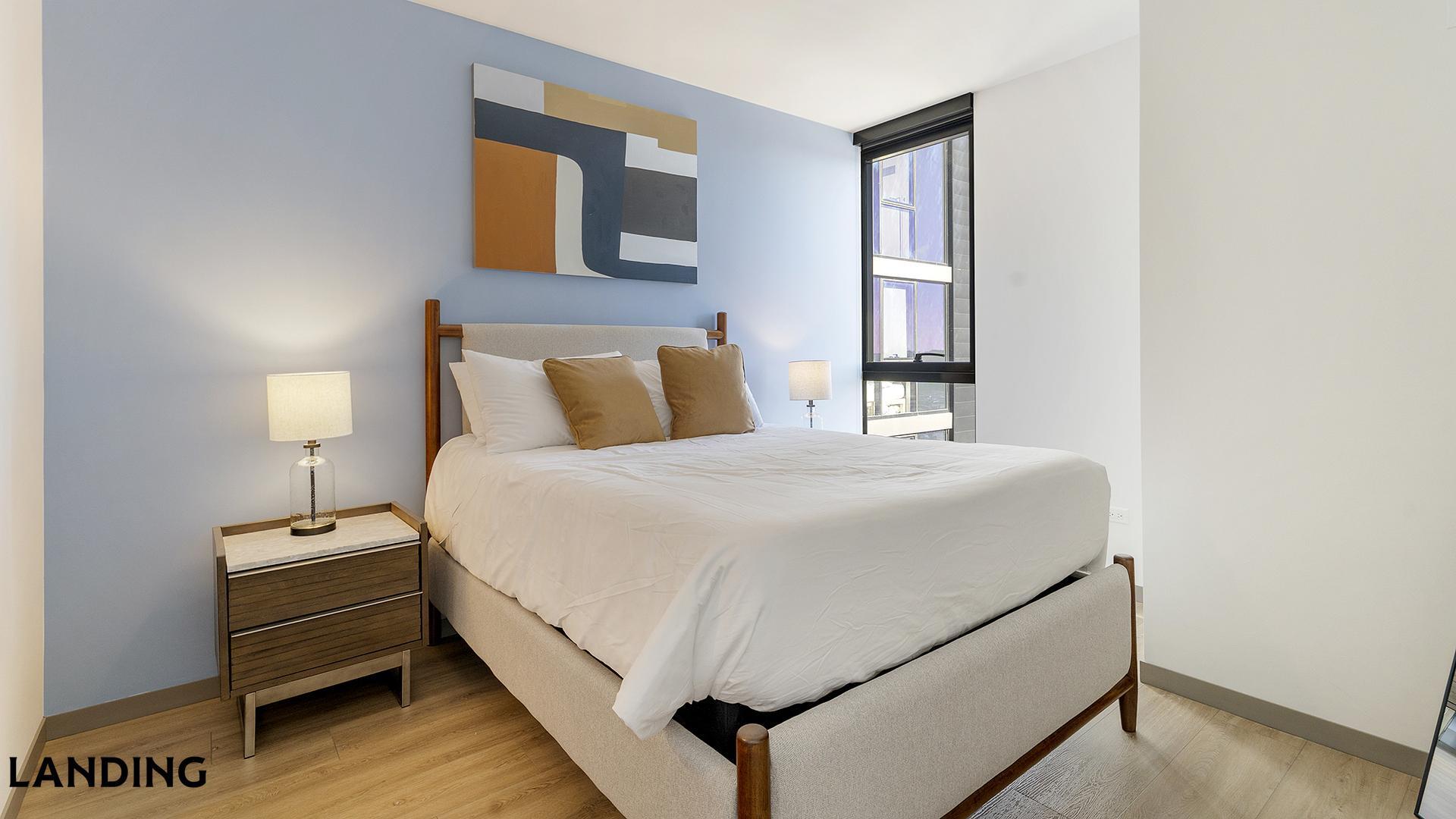 Building Photo - 513 S Damen Ave