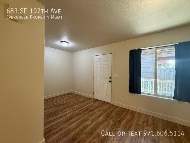 Building Photo - 683 SE 197th Ave