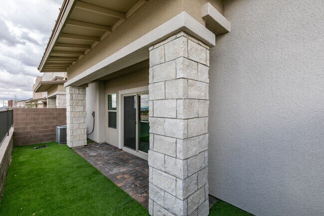 Building Photo - GORGEOUS SUMMERLIN WEST COMMUNITY**TONS OF UPGRADES*CITY AND STRIP VIEWS*COMMUNITY POOL AND SPA*